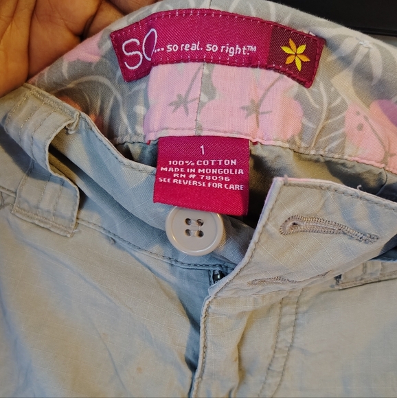 SO Women's Light Tan Cargo Shorts - Picture 6 of 6